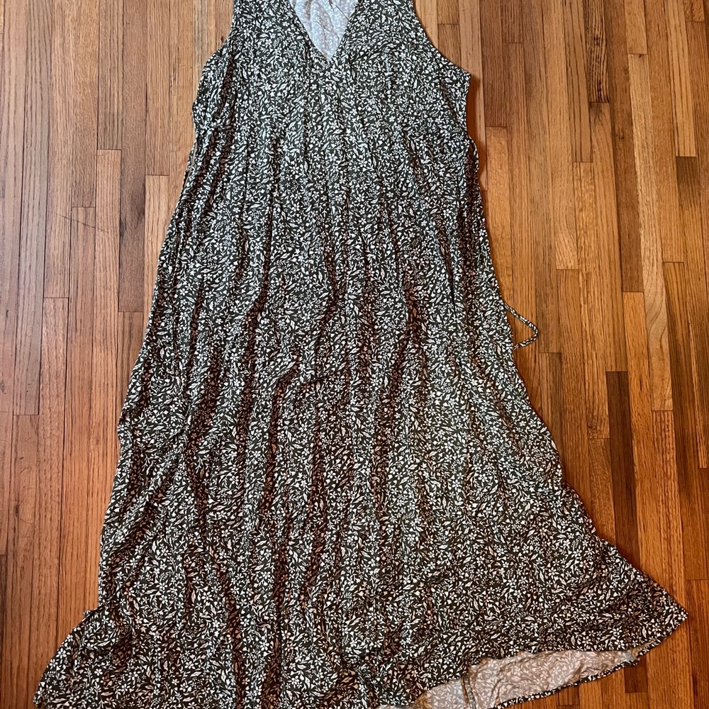 Old Navy Green and White Maxi Dress